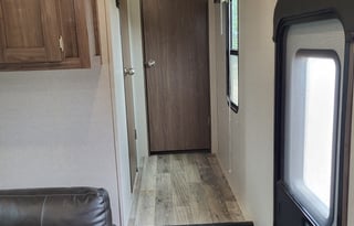 2019 Keystone RV Hideout 295BHS