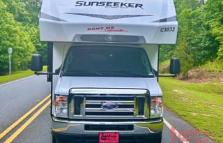 Forest River Sunseeker LE Model 2850SLE Motorhome