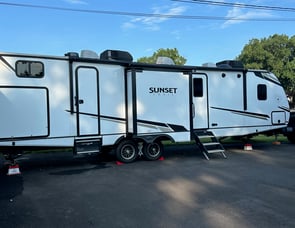 CrossRoads RV Sunset Trail SS331BH