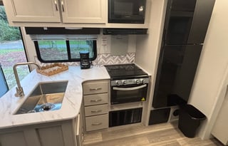 2025 Dutchmen RV Shadow cruiser 330bhs