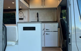 2022 Light Travelers Mercedes Sprinter