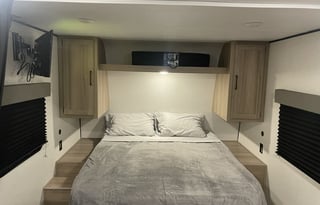 2025 Keystone Coleman 23B Woof Wagon