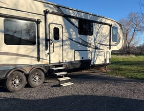 Jayco North Point 377RLBH