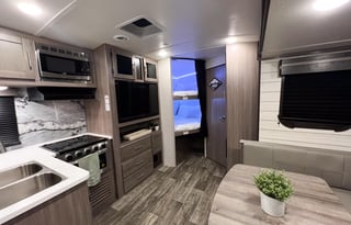 FULLY LOADED Spacious Bunkhouse