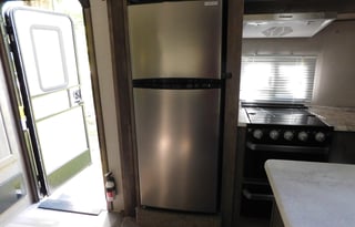 PET-FRIENDLY & KID-APPROVED LARGE TRAVEL TRAILER