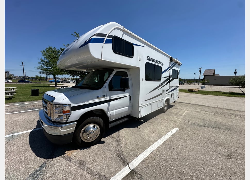 Class C Motor Home rentals in Aubrey