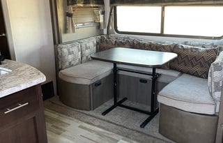 Forest River RV Surveyor 247BHDS