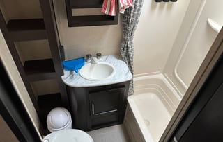 2017 Kodiak Express Ultralite 255BHSL