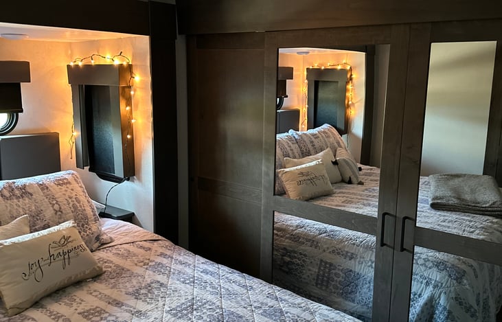 Master bedroom large closet