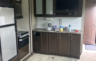 2019 Grand Design Momentum 28G – Pet Friendly!