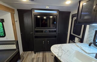 AR's 2022 coachmen freedom express 258bhs