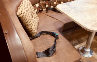 Lucy - Luxury RV for Your Stay in Camp Sherman