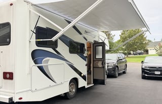 2022 Thor Freedom Elite 23H | Solar | Sleeps 5