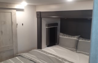 2022 Keystone RV Avalanche 390DS