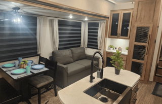 Tri-State Luxury: 5th Wheel Family Paradise