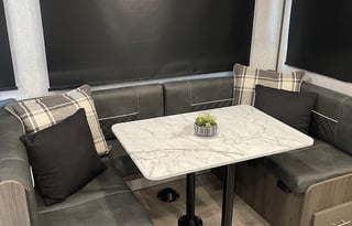 2021 Kodiak Ultra-Lite 332BHSL Huge Bunkhouse