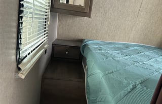 2019 Dutchmen RV Coleman Lantern Series 244BH