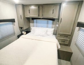 Coachmen RV Freelander 27QB Chevy 4500