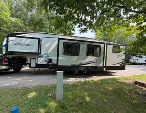 Forest River RV Cherokee Arctic Wolf 315TBH8