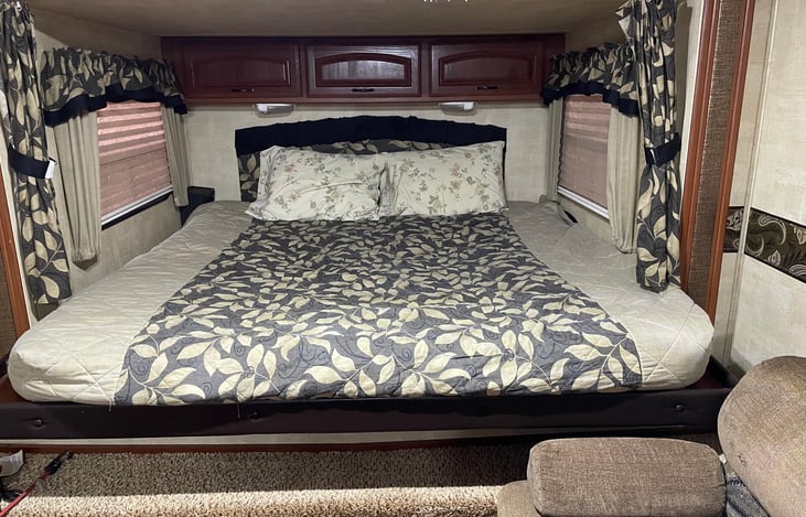 King Size bunk (rear slideout)