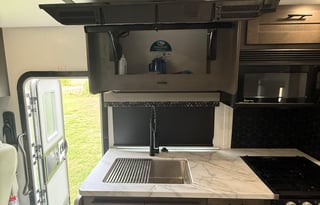 Pet/festival friendly RV WITH washer/dryer!!!