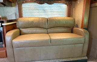 Lexington Class C | 3 Slide-Outs - Low Miles