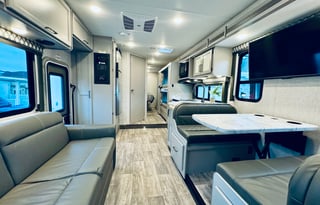 Fully Stocked, Sleeps 8, Super Clean & Comfy!