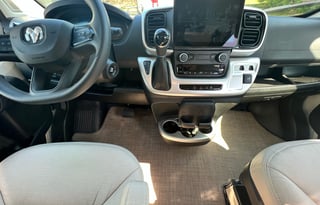 Luxury Camper Van for 6!