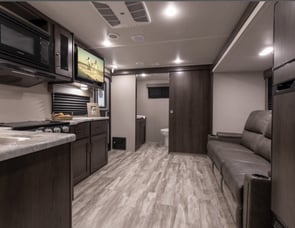 Grand Design Transcend Xplor 221RB