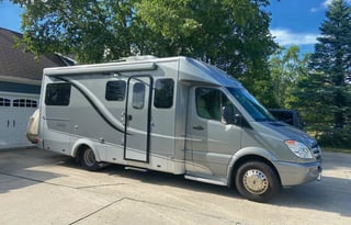 Meet "Grace" 2013 Leisure Travel Van Unity CB