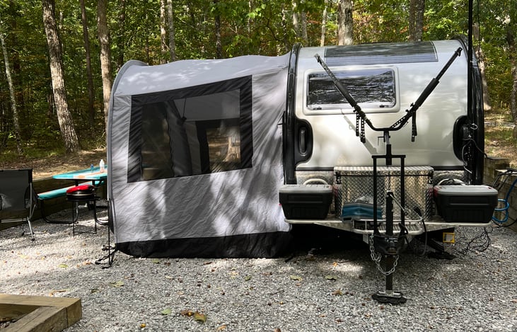Side tent available for rent separately and doubles the living space. There’s also a shade visor available for rent separately that is perfect for shorter stays.