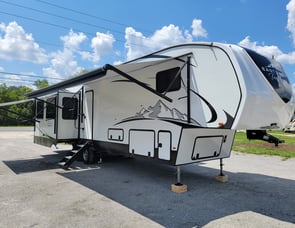 EAST TO WEST Tandara 385MB