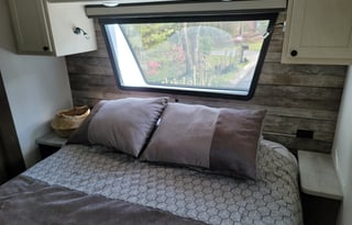 Family Fun Starts Here Spacious 5th Wheel Camper!