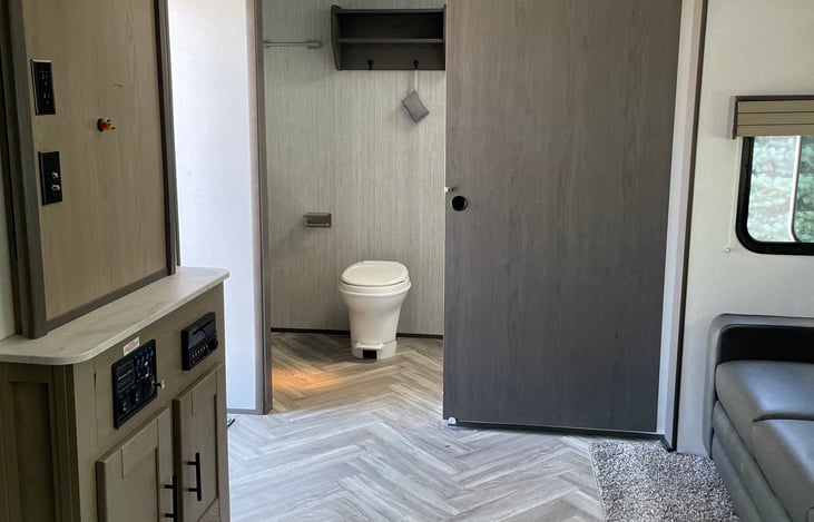 FACING TOWARD THE BACK OF THE TRAILER