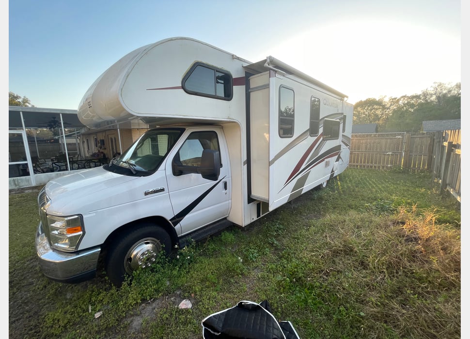Class C Motor Home rentals in Sebring