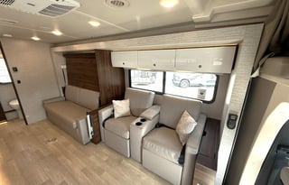 23 Winnebago View sprinter