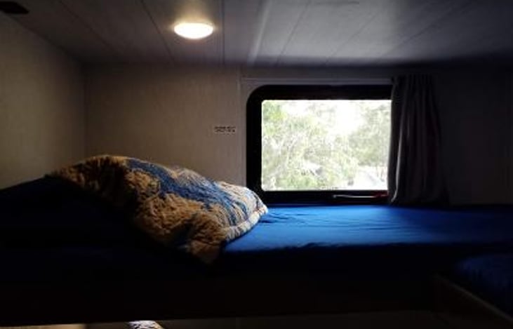 BUNK ROOM, UPPER BUNK