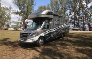 Goldilocks! Winnebago Navion Class C Lithium