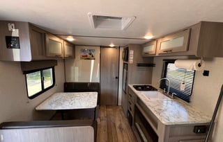 2023 Coleman Lantern LT 17R