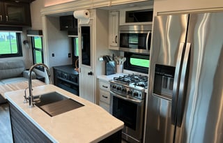 2022 Jayco Sleeps 8 Ready for your Next Adventure!