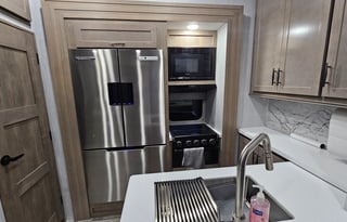 2024 GD Momentum 320G Bunkhouse/toyhauler patio!