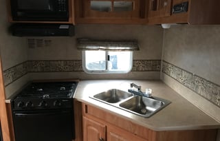 2006 Starcraft 2500rks travel trailer