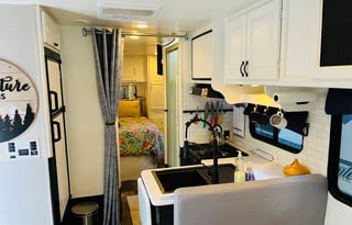 2015 Coachmen Leprechaun 270QB