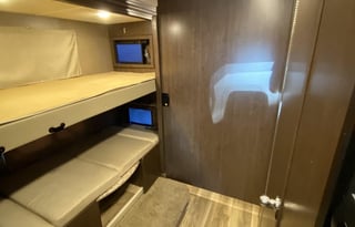 2019 Thor Freedom Elite 30FE from Hoosier RV LLC