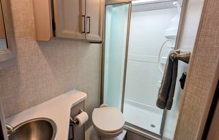 2022 Thor Motor Coach Quantum KW29