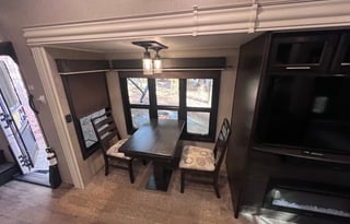 The Eagle Retreat – Luxury Jayco Eagle King Suite