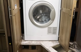 Enzo: New, Kid friendly, 2 full bath, washer/dryer
