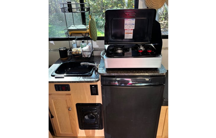 Indoor/outdoor propane stove