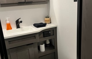 2021 Cruiser Embrace EL280 King bed w Bunk Room