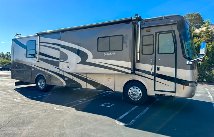 Passenger side with it 1 huge slideout